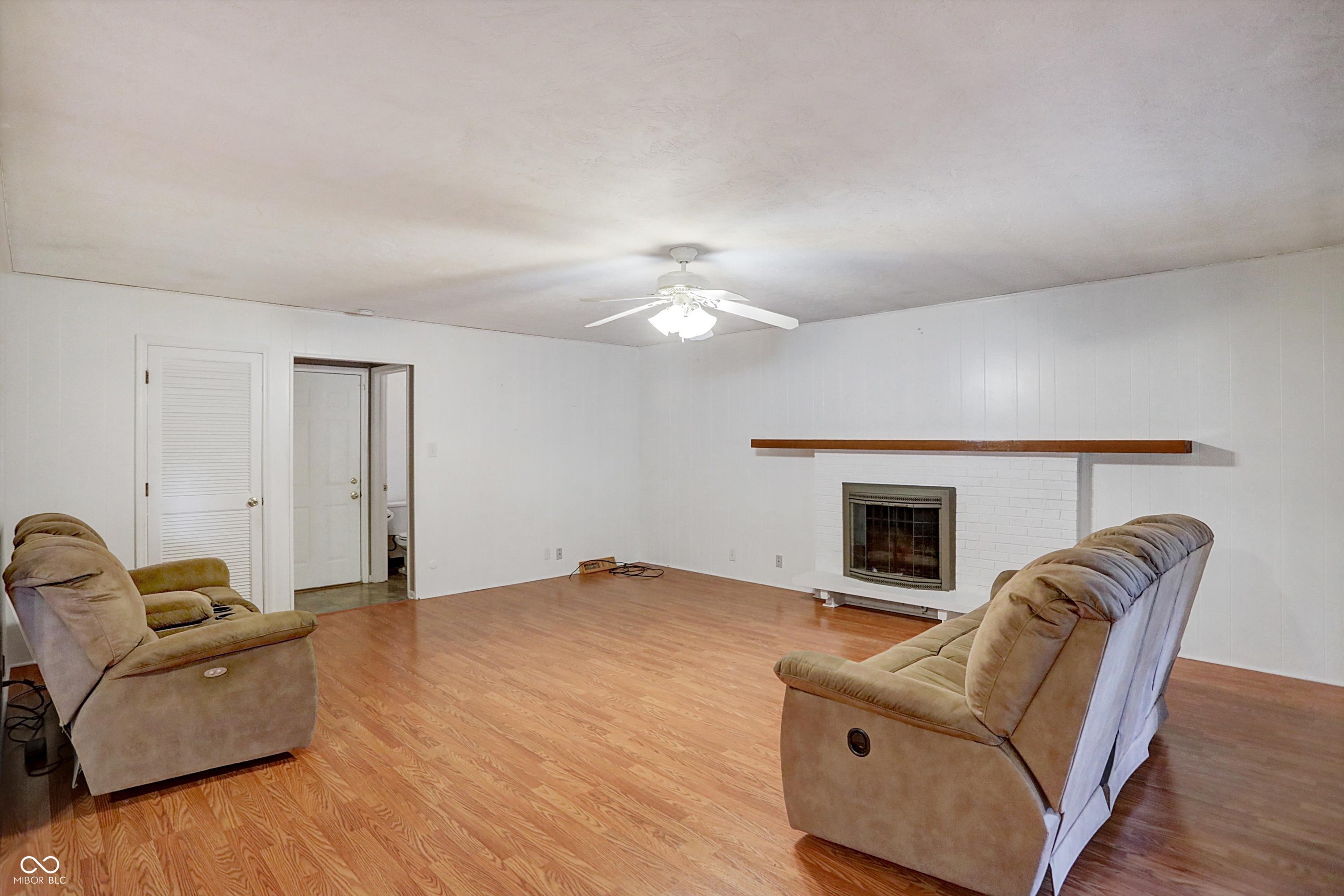 549 Ralston Road Indianapolis, IN 46217 - Photo 4 of 6 Gallery Image 4