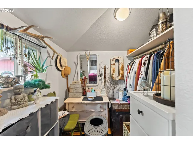 $264,000 | 419 West Agee Street, Roseburg, OR 97471