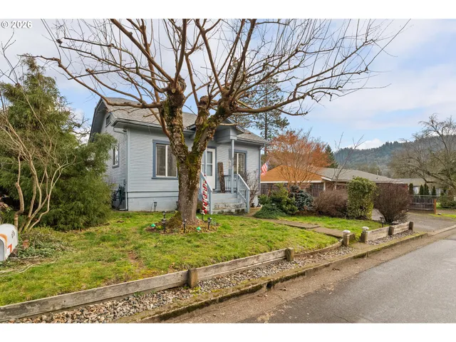 $264,000 | 419 West Agee Street, Roseburg, OR 97471