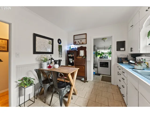 $264,000 | 419 West Agee Street, Roseburg, OR 97471