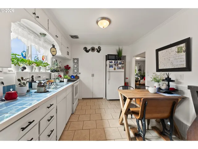 $264,000 | 419 West Agee Street, Roseburg, OR 97471