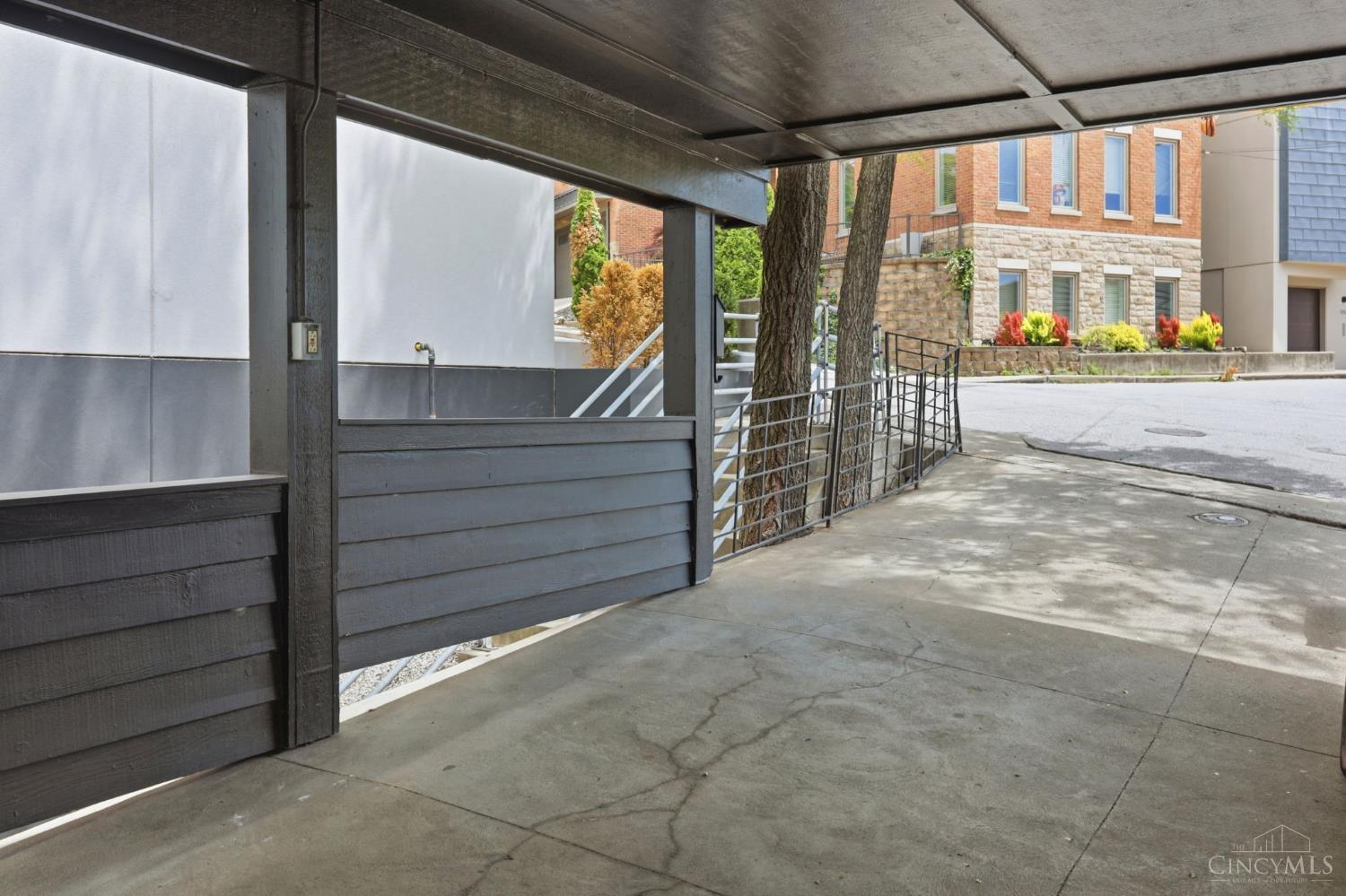 939 Monastery Street Cincinnati, OH 45202 - Photo 36 of 38