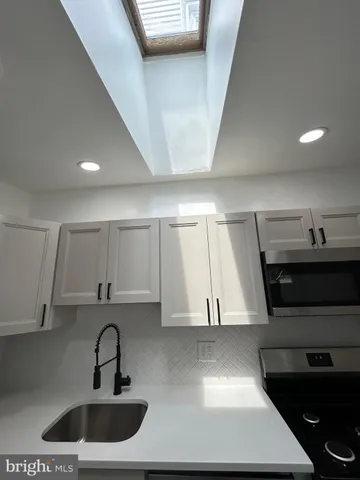 a close view of sink and tap