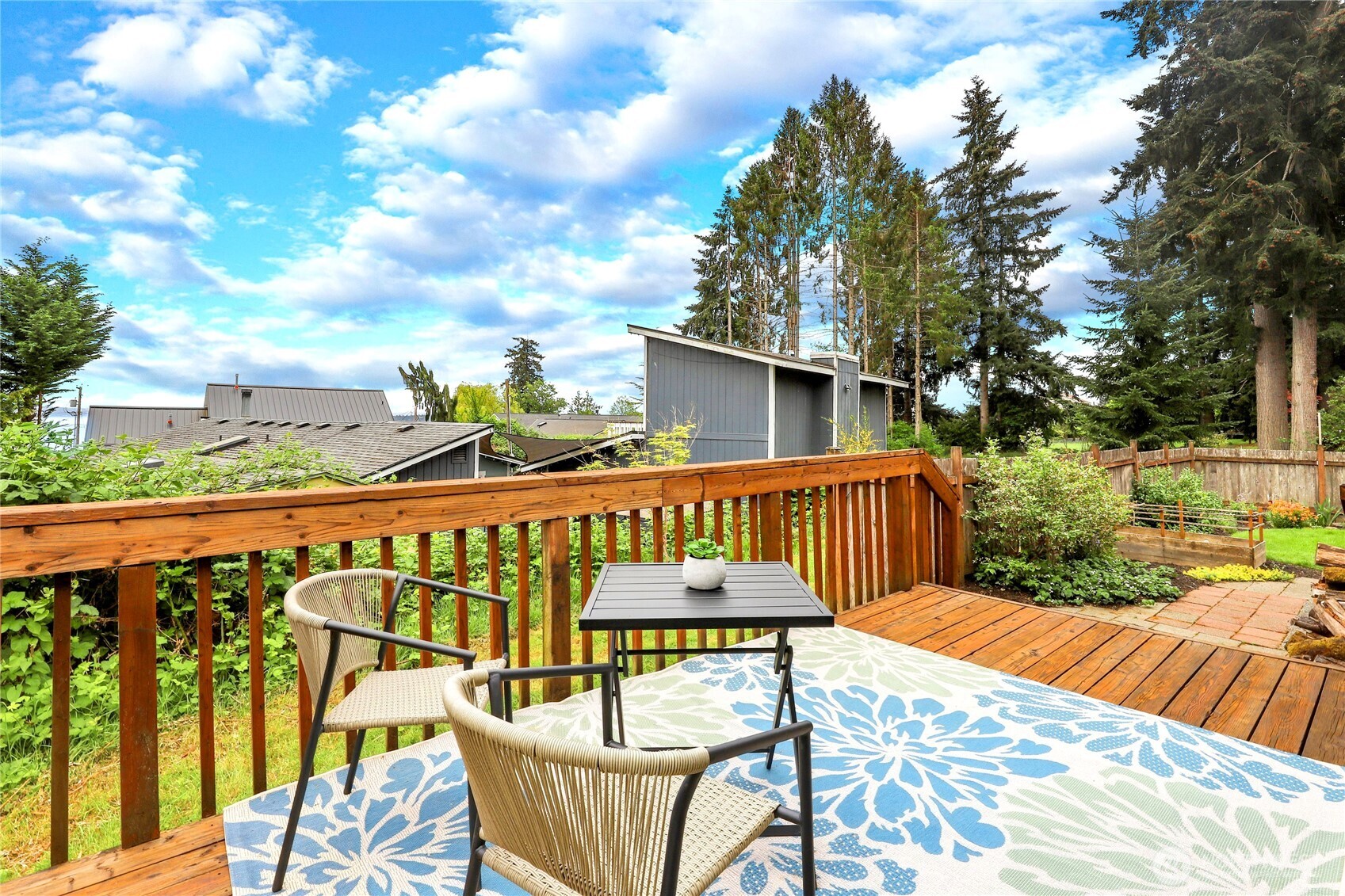 2417 Cedar Street East Port Orchard, WA 98366 - Photo 11 of 40 a view of sitting area with furniture