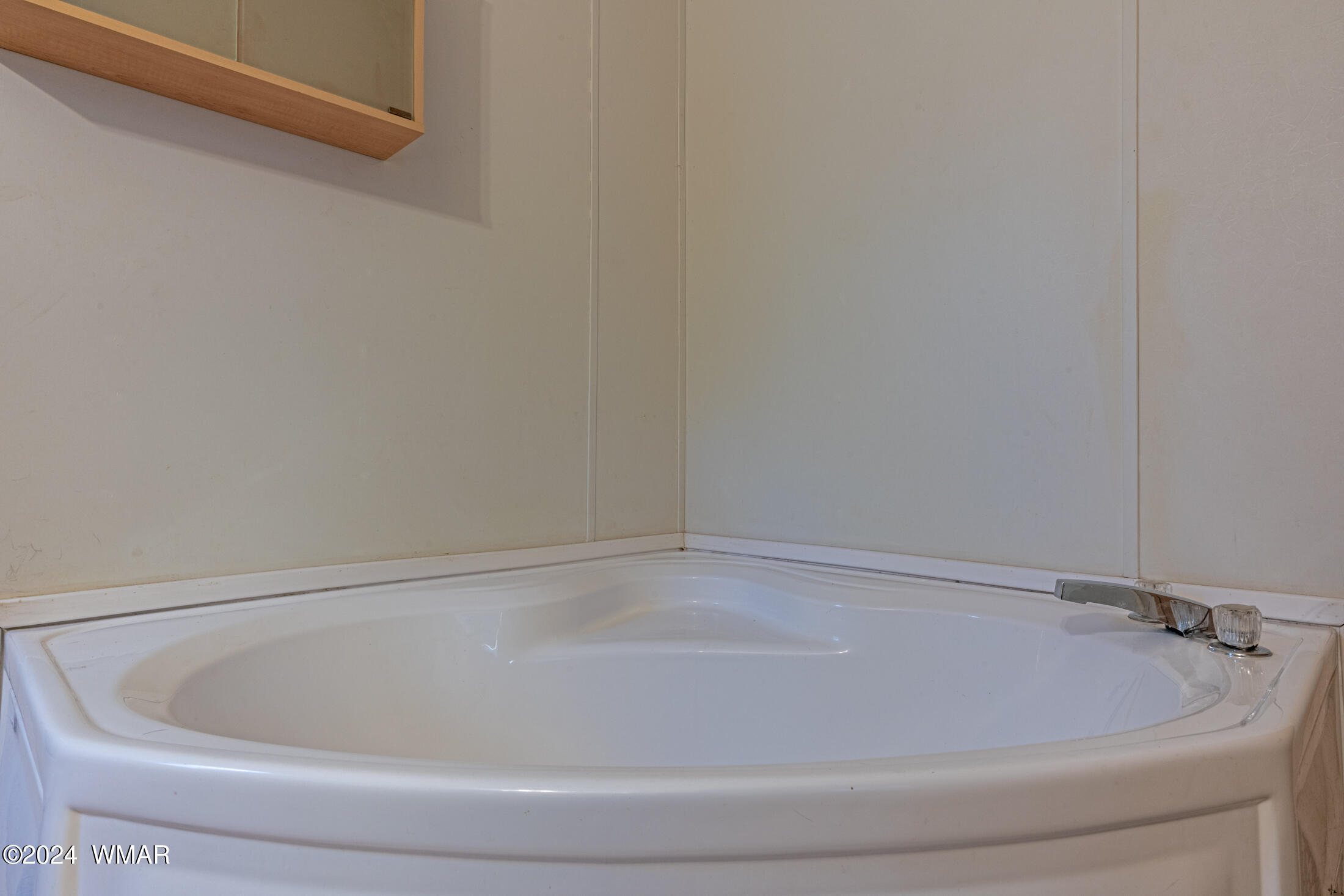 2120 West Stratton Show Low, AZ 85901 - Photo 14 of 16 Garden Bath
