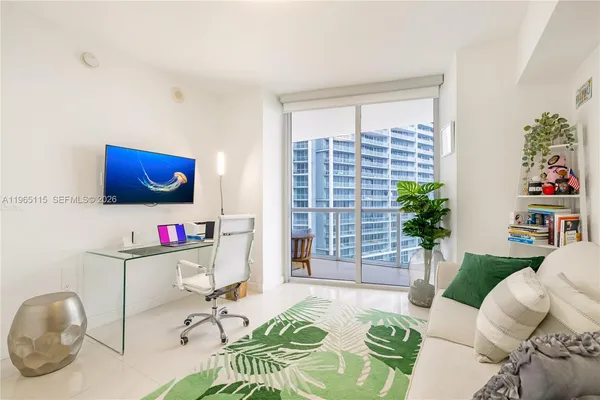 $6,250 | 495 Brickell Avenue, Unit 4704, Miami, FL 33131
