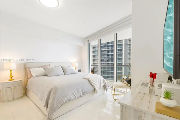 $6,250 | 495 Brickell Avenue, Unit 4704, Miami, FL 33131