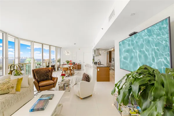 $6,250 | 495 Brickell Avenue, Unit 4704, Miami, FL 33131