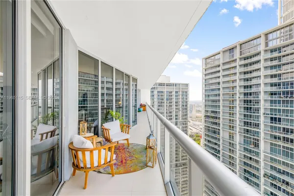 $6,250 | 495 Brickell Avenue, Unit 4704, Miami, FL 33131