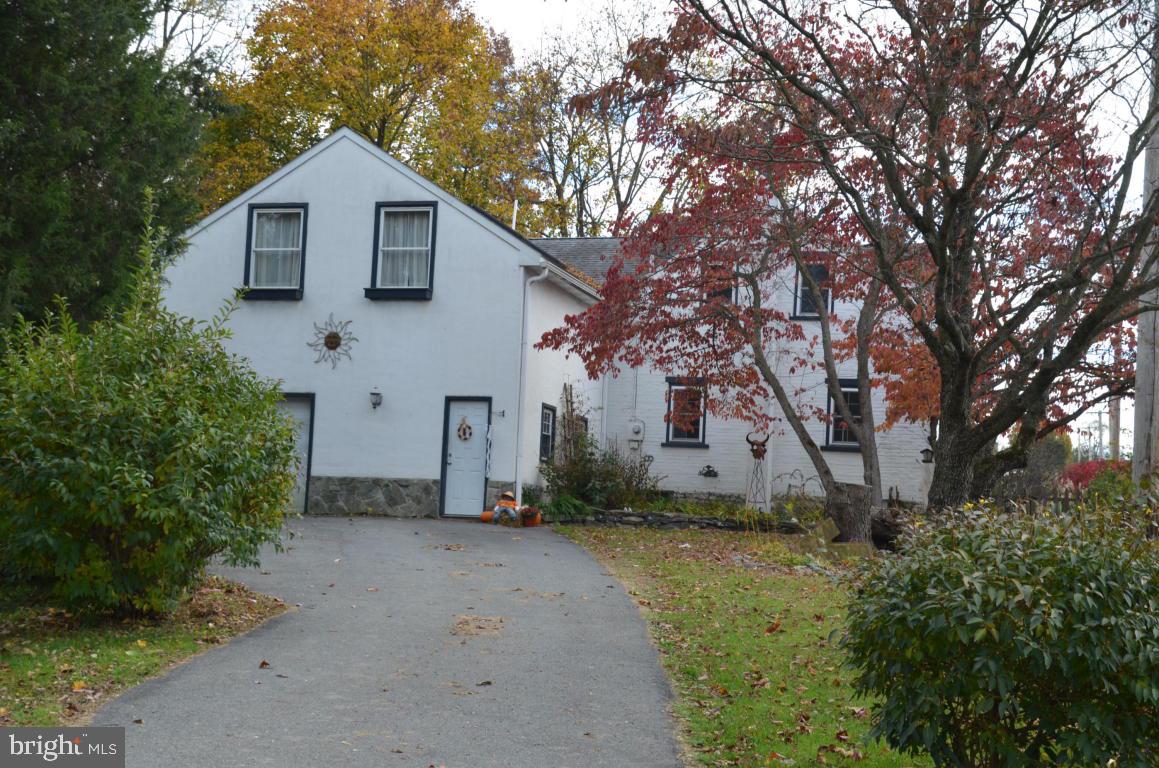 573 Marticville Road Pequea, PA 17565 - Photo 3 of 28 Gallery Image 3
