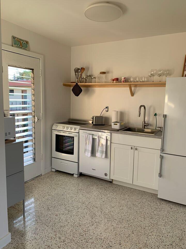 649 Southwest 9th Street, Unit 301 Miami, FL 33130 - Photo 5 of 9 4