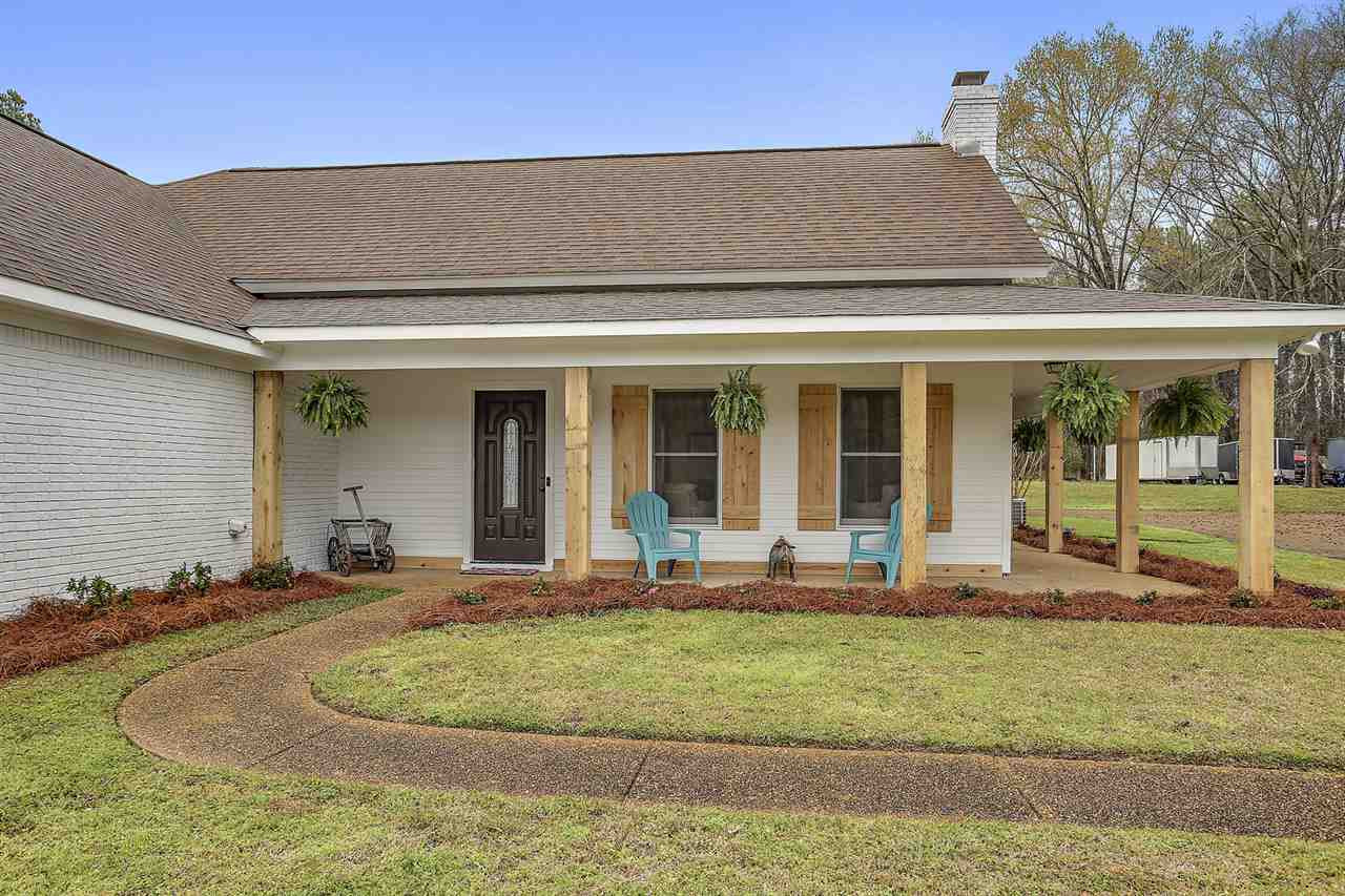 100 Country Meadow Road Clinton, MS 39056 - Photo 4 of 43 Photo 4