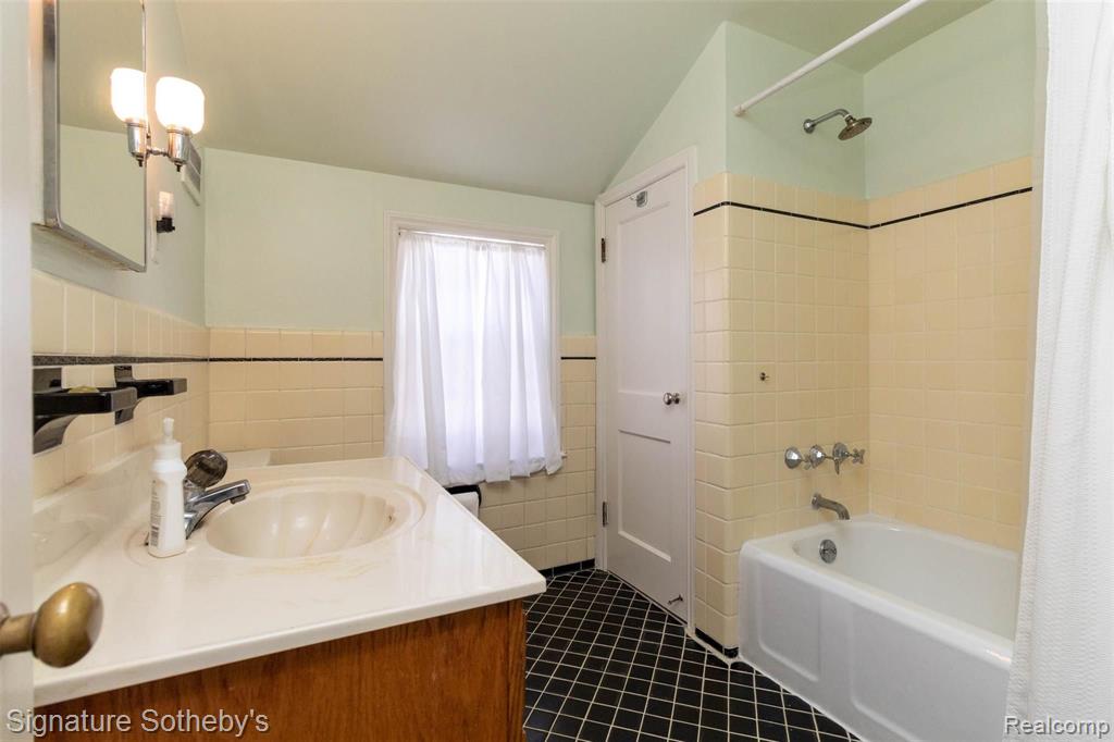 3797 Wakefield Road Berkley, MI 48072 - Photo 23 of 37