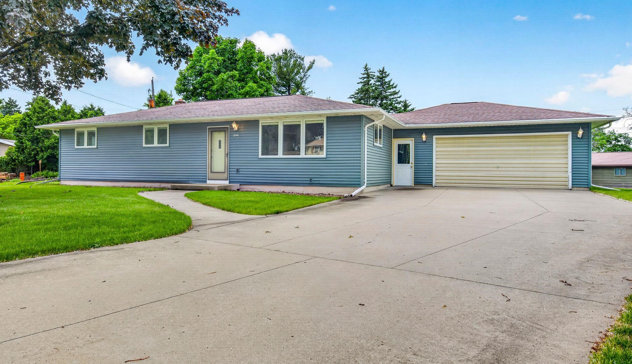 1280 Frances Way Menasha, WI 54952 - Photo 2 of 36