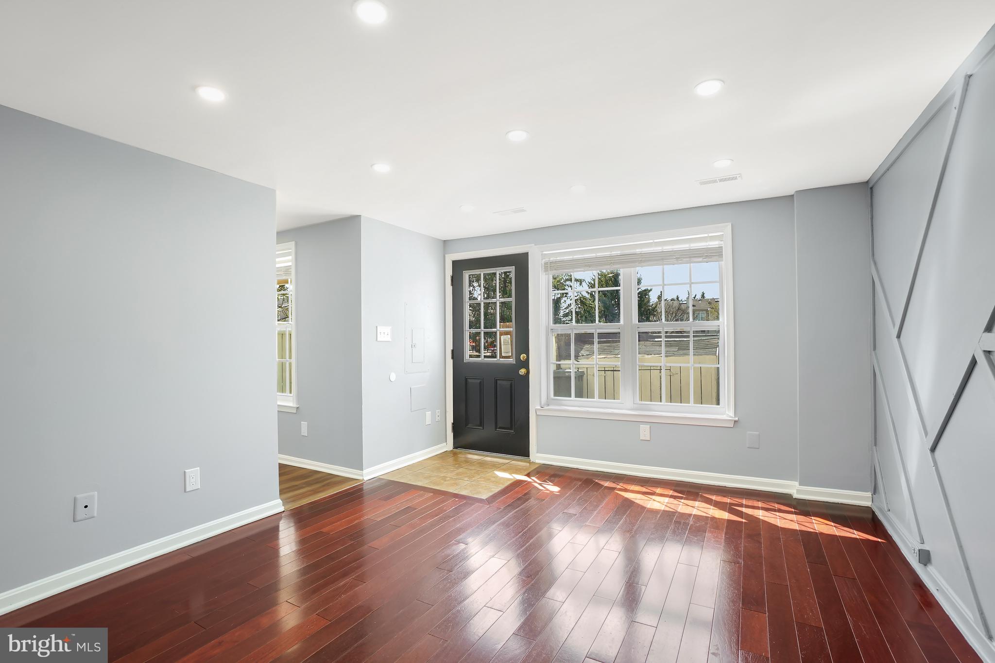 8804 Rustburg Circle Gaithersburg, MD 20886 - Photo 3 of 36