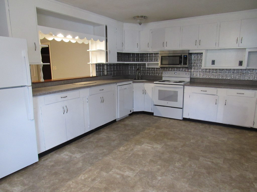 8 Woodside Road Sumter, SC 29150 - Photo 5 of 18 Gallery Image 5