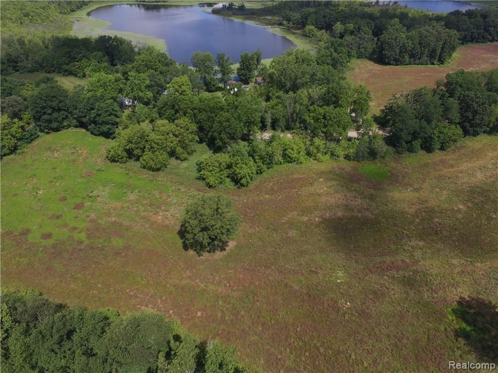 5148 Lahring Road Holly, MI 48442 - Photo 3 of 41