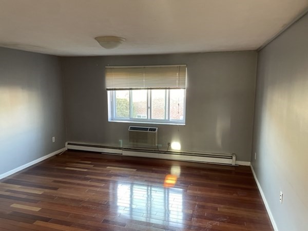 32 Bryon Road, Unit 4 Chestnut Hill, MA 02467 - Photo 3 of 8