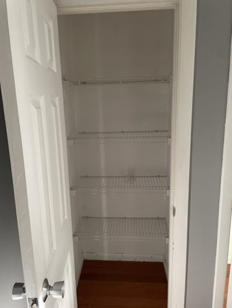 32 Bryon Road, Unit 4 Chestnut Hill, MA 02467 - Photo 5 of 8