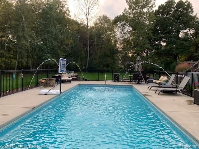 5365 Ridge Trail North Clarkston, MI 48348 - Photo 48 of 55 Don't forget to turn on the fountains!