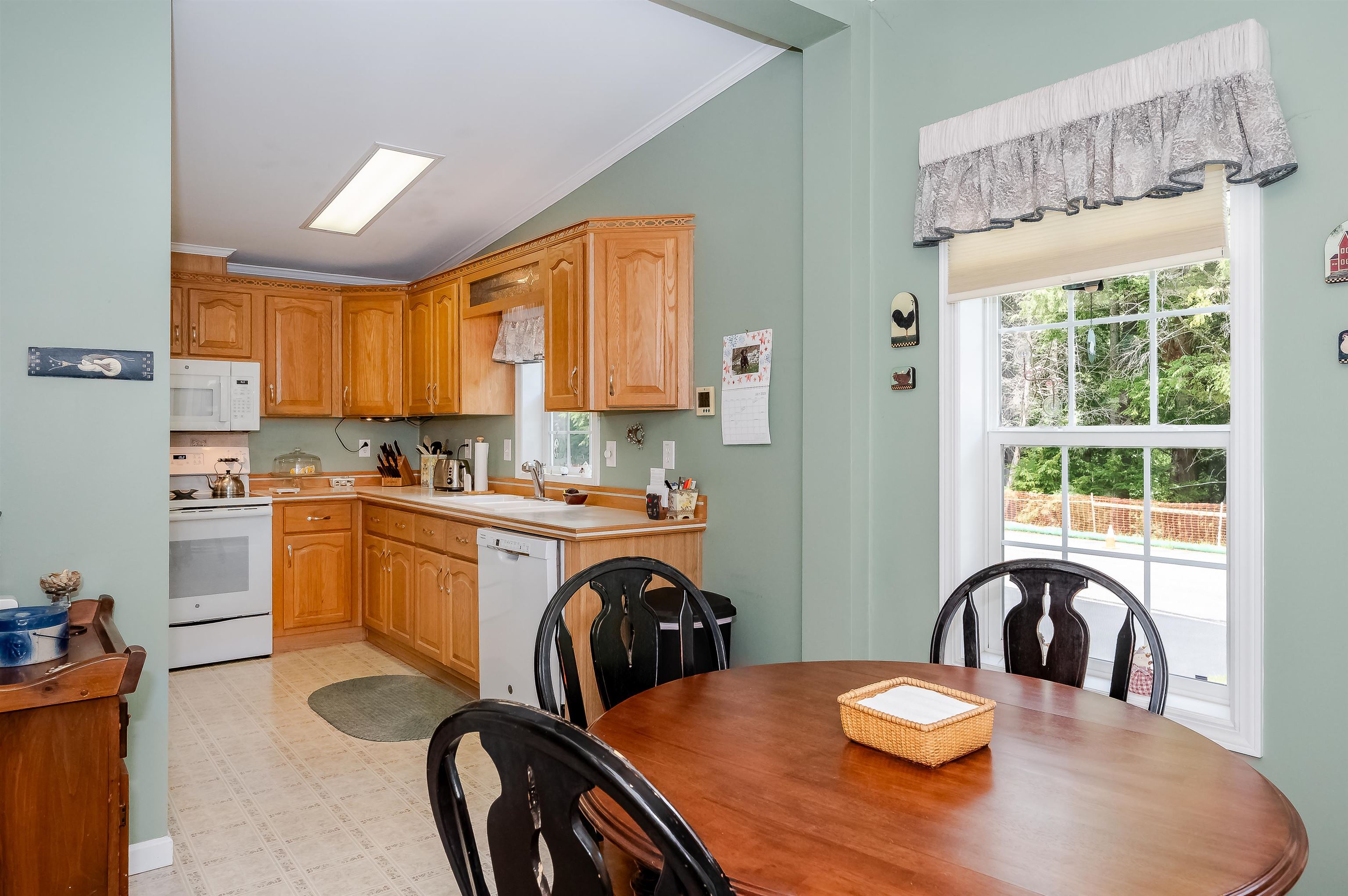 31 Temple Drive Rochester, NH 03868 - Photo 7 of 40