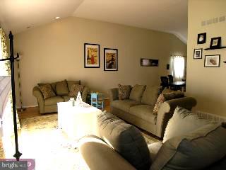 8815 Rising Sun Avenue Philadelphia, PA 19115 - Photo 3 of 6 Gallery Image 3