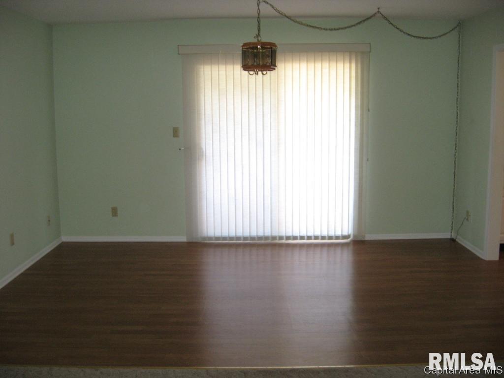 1900 Jeanette Lane, Unit 8 Springfield, IL 62702 - Photo 3 of 21