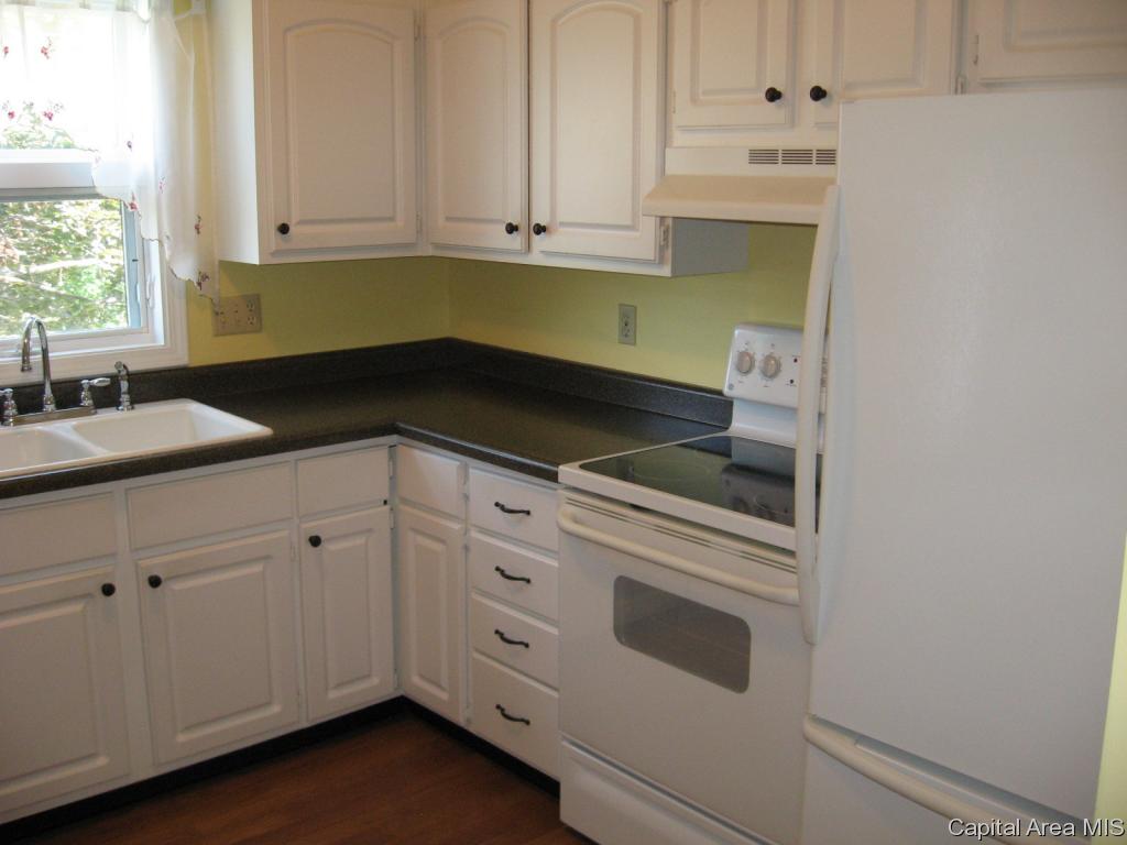 1900 Jeanette Lane, Unit 8 Springfield, IL 62702 - Photo 6 of 21
