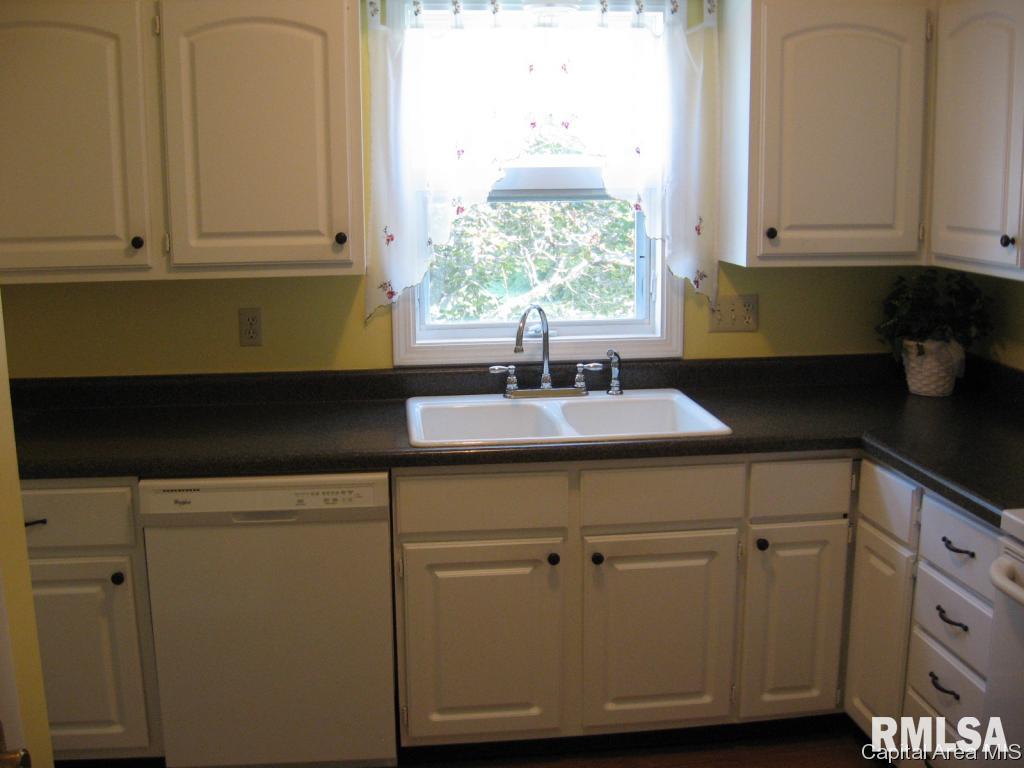 1900 Jeanette Lane, Unit 8 Springfield, IL 62702 - Photo 7 of 21