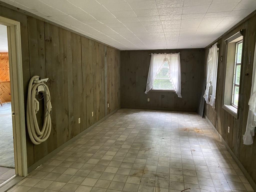 245 Charlton Road Spencer, MA 01562 - Photo 23 of 40 Gallery Image 23