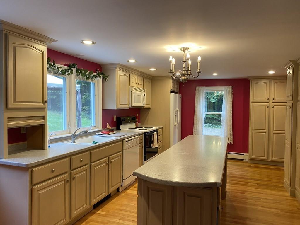 245 Charlton Road Spencer, MA 01562 - Photo 10 of 40 Gallery Image 10