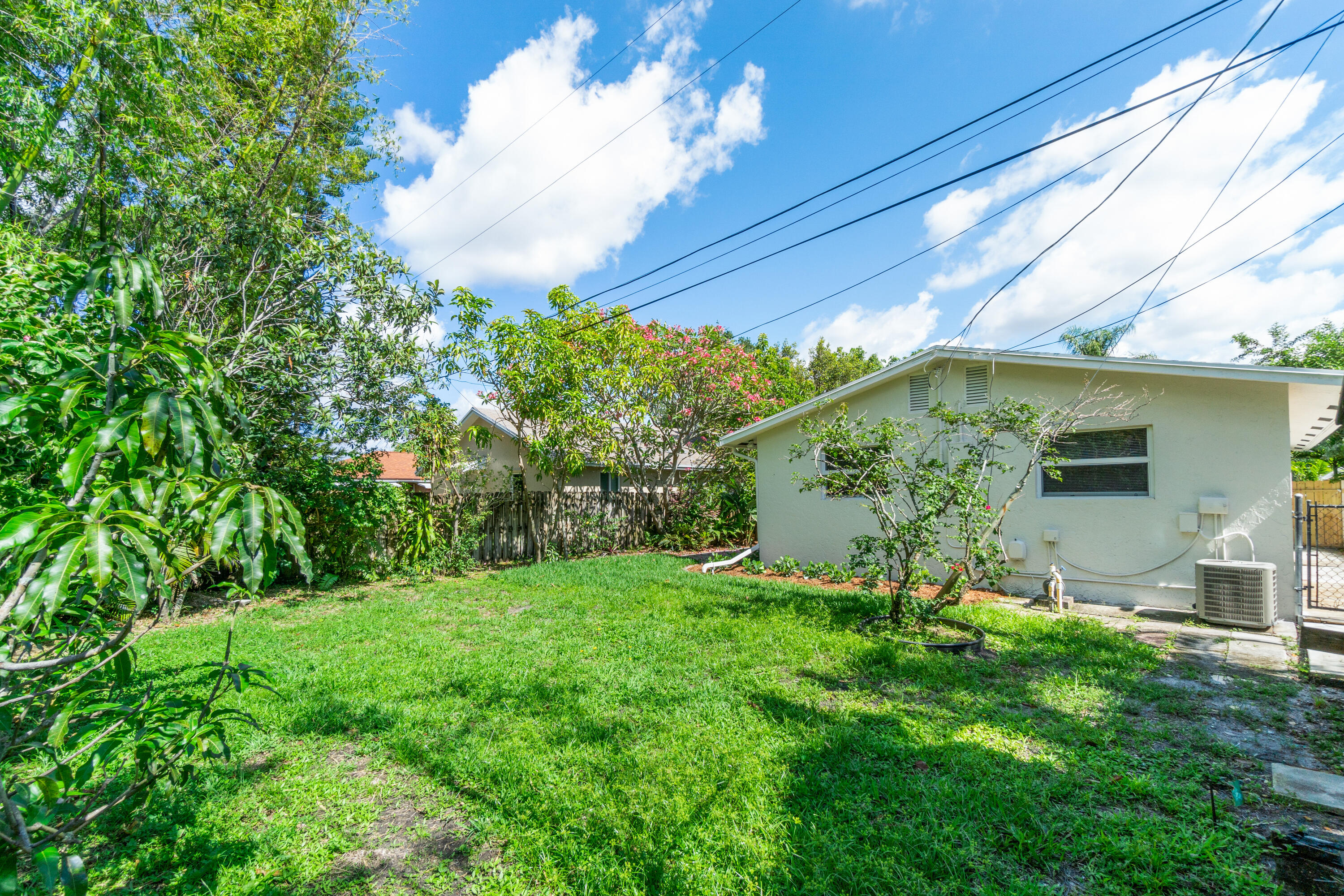 4882 Lincoln Road Delray Beach, FL 33445 - Photo 21 of 22 backyard