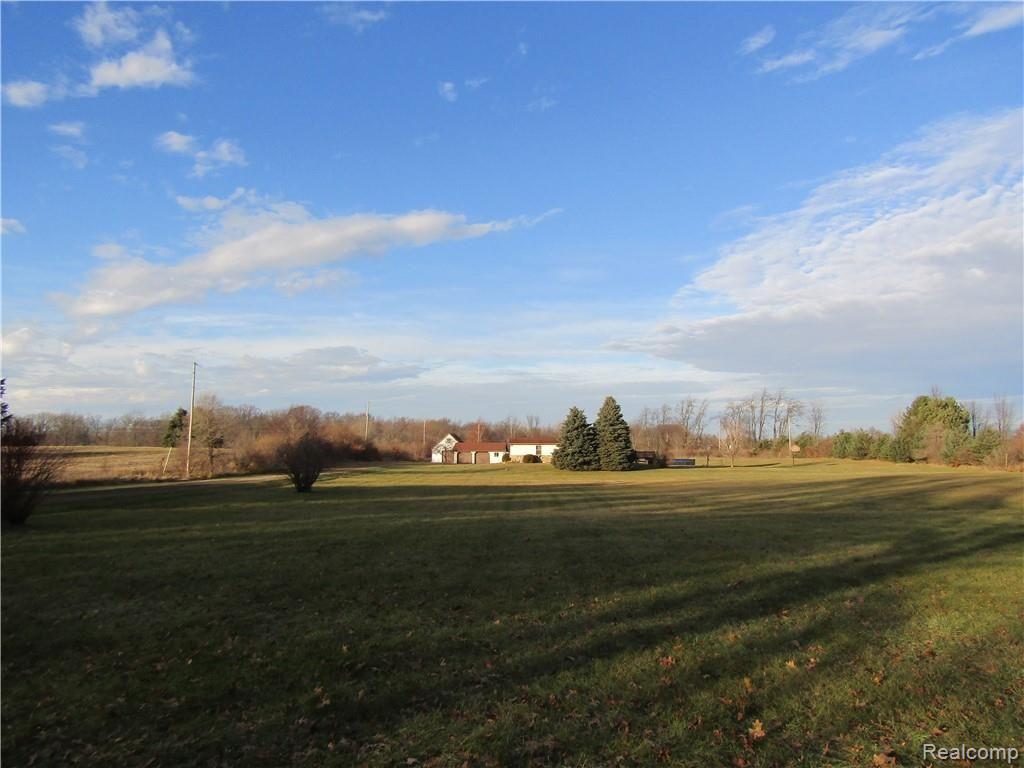 1823 West Lovejoy Road Perry, MI 48872 - Photo 5 of 55 IMG_0194.JPG