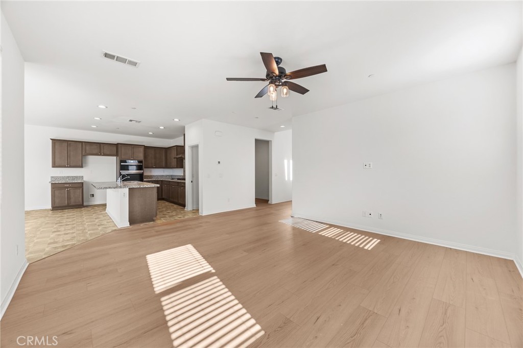 774 Green Court Perris, CA 92571 - Photo 4 of 35
