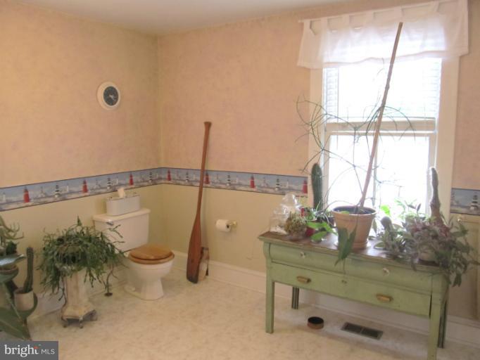 8621 Hollow Road Middletown, MD 21769 - Photo 17 of 29 Bath