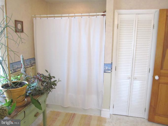 8621 Hollow Road Middletown, MD 21769 - Photo 22 of 29 Bath