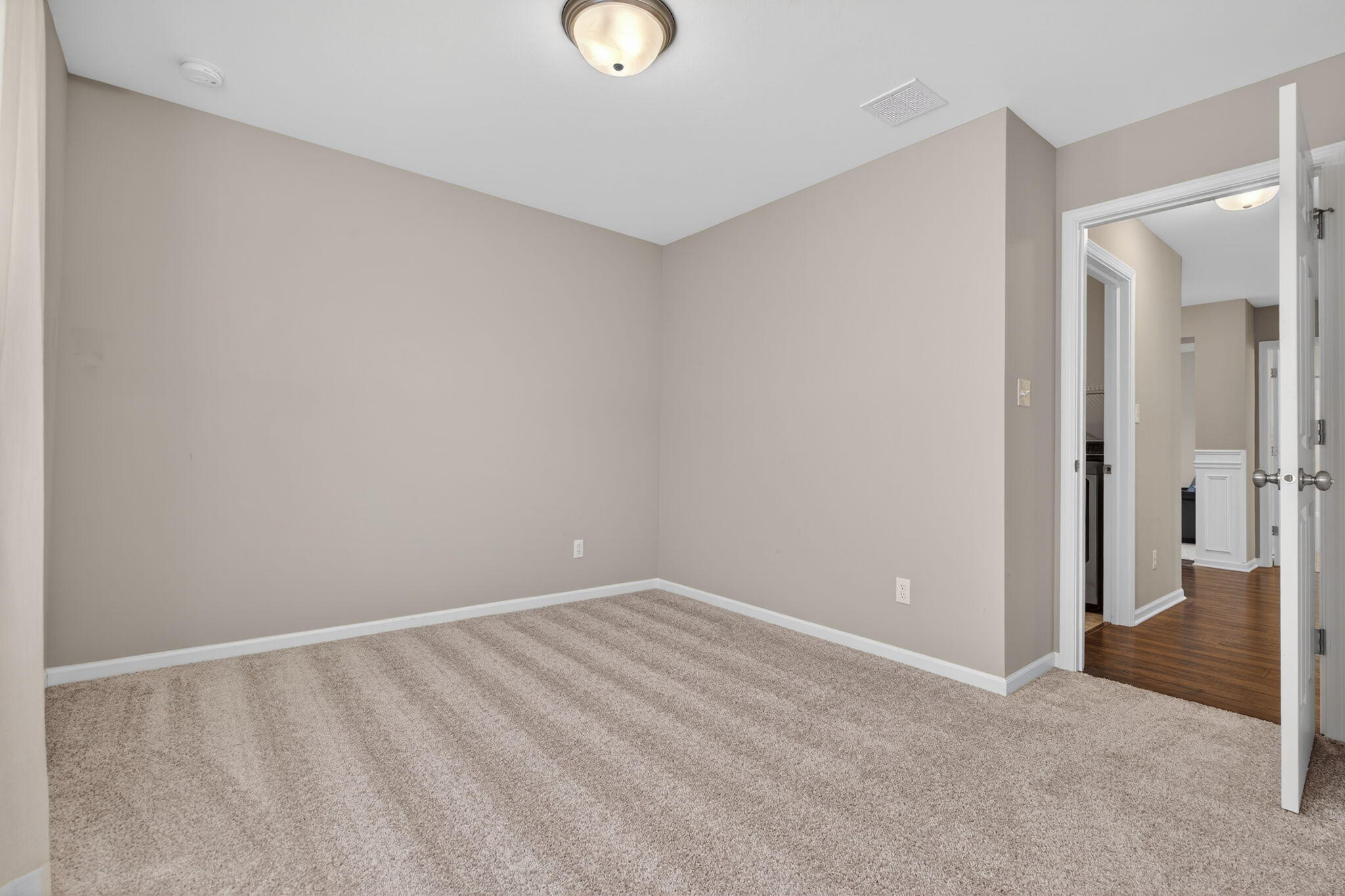 2310 Hudson Road Valparaiso, IN 46385 - Photo 17 of 22 2048x1365