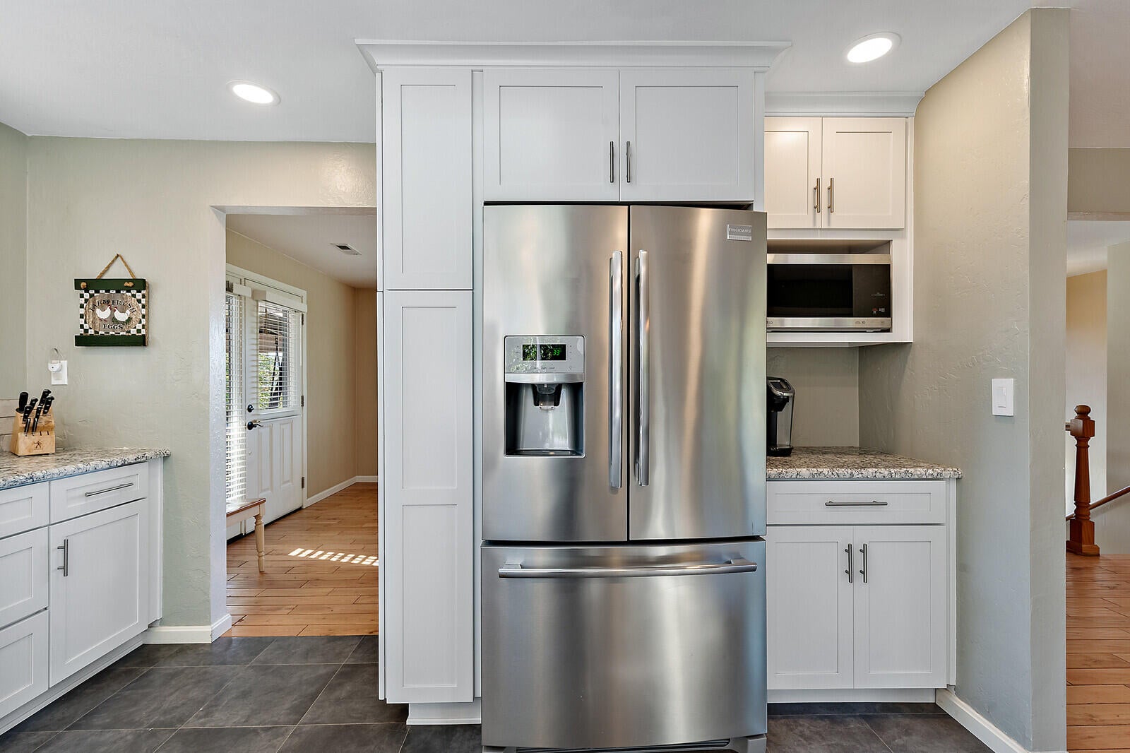 1477 Worthington Road Eagle Point, OR 97524 - Photo 15 of 65 17-Kitchen (2)