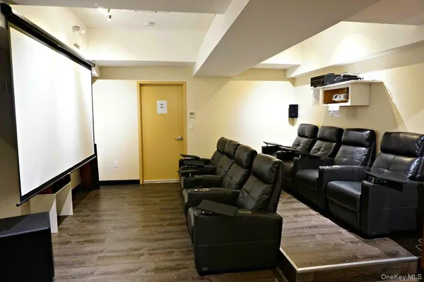 $2,550 | 118-17 Union Turnpike, Unit 2E | Forest Hills