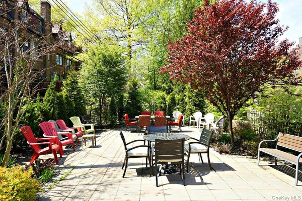 $2,550 | 118-17 Union Turnpike, Unit 2E | Forest Hills