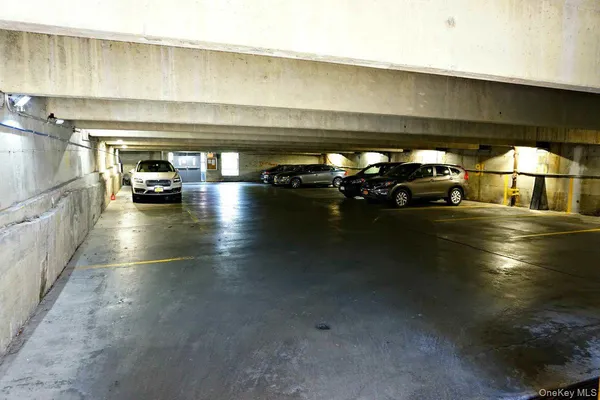 $2,550 | 118-17 Union Turnpike, Unit 2E | Forest Hills