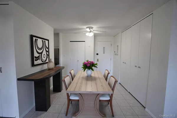 $2,550 | 118-17 Union Turnpike, Unit 2E | Forest Hills