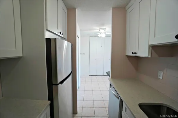 $2,550 | 118-17 Union Turnpike, Unit 2E | Forest Hills