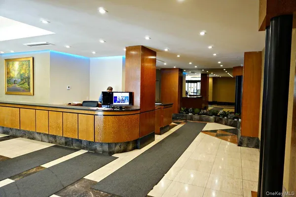 $2,550 | 118-17 Union Turnpike, Unit 2E | Forest Hills