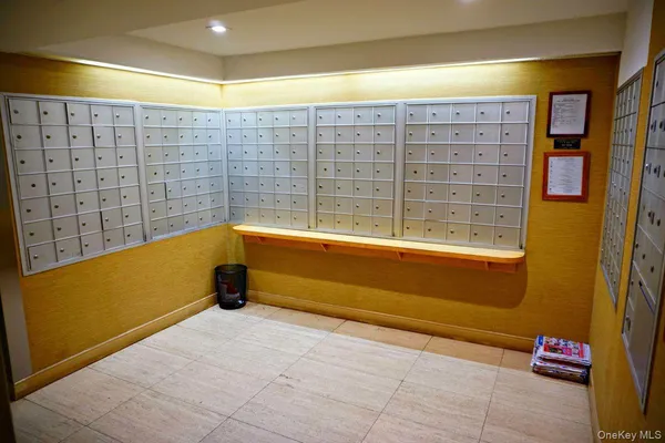 $2,550 | 118-17 Union Turnpike, Unit 2E | Forest Hills