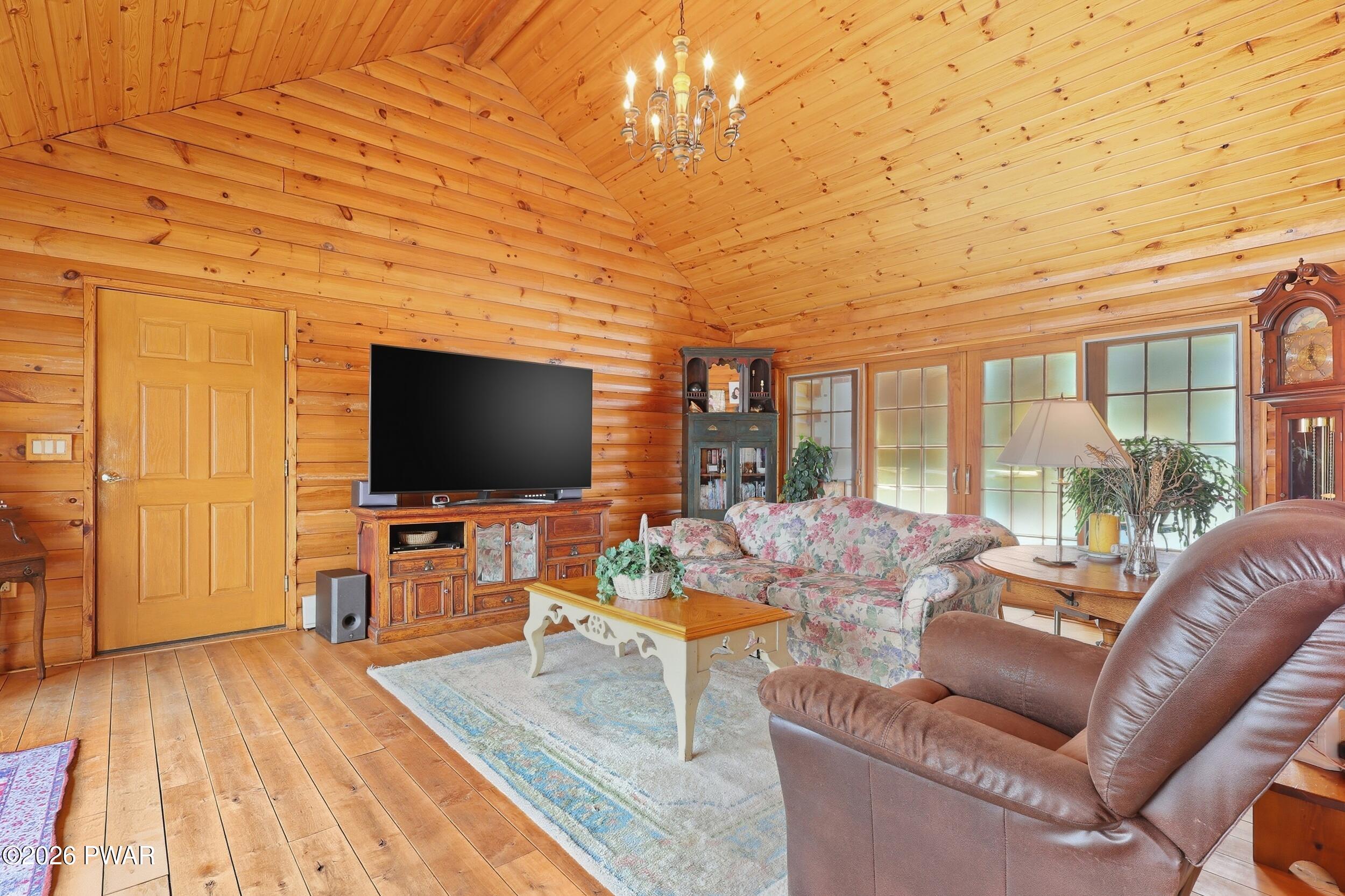 187 Arnolds Road Equinunk, PA 18417 - Photo 23 of 122 Family Room