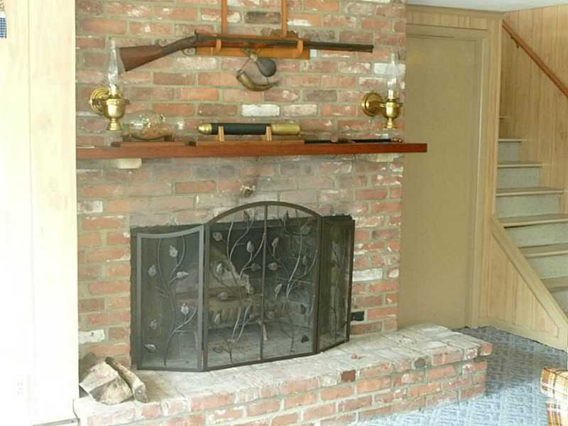 44 Edgar Nock Road North Kingstown, RI 02852 - Photo 8 of 14 Den/Family/Great Room.