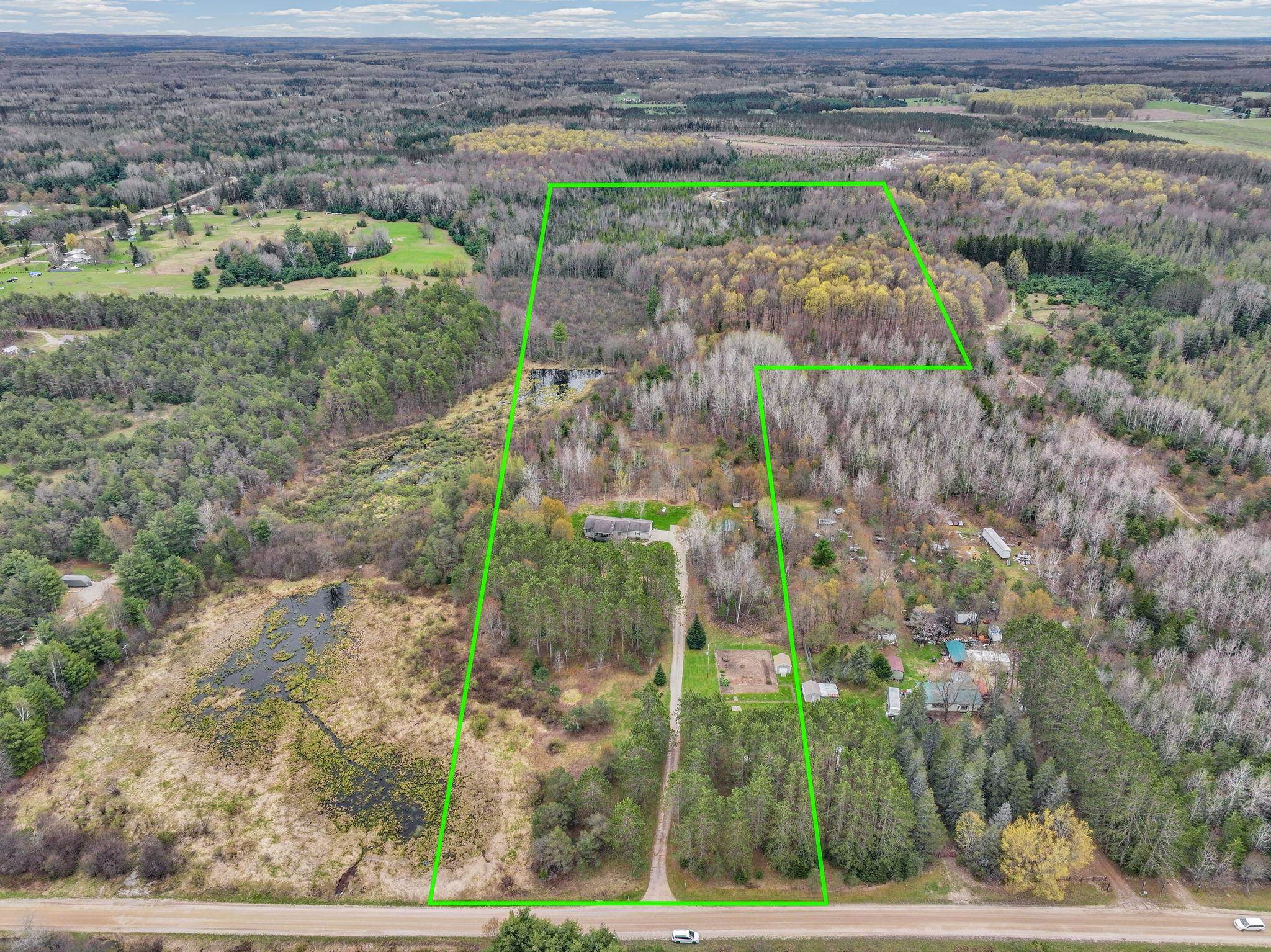 712 East 38 Road Cadillac, MI 49601 - Photo 6 of 67