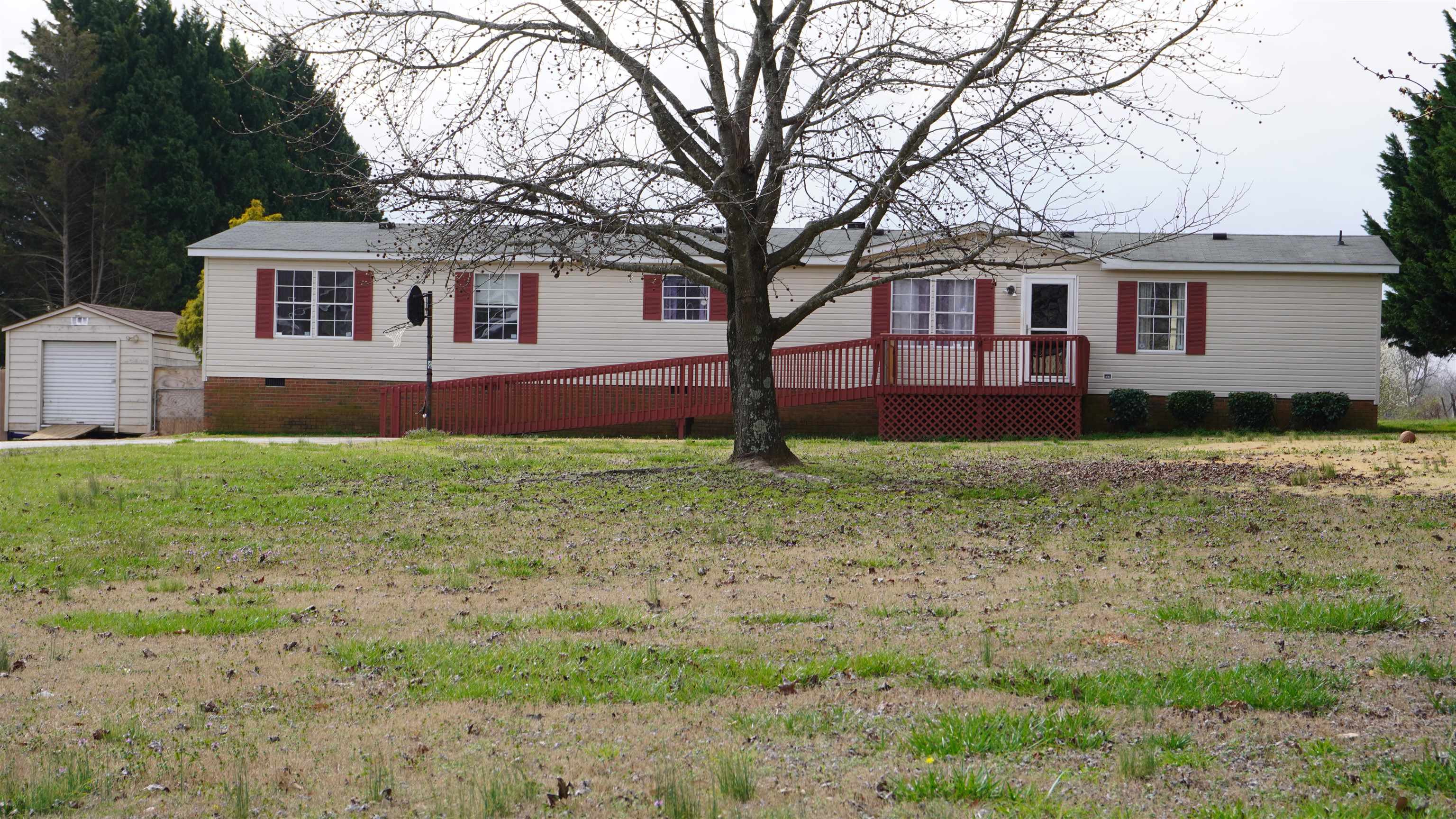 2811 Bishop Road Inman, SC 29349 - Photo 2 of 17