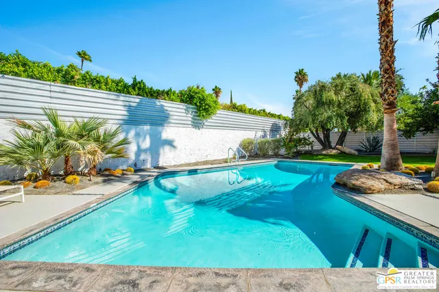 $975,000 | 444 East Glen Circle North, Palm Springs, CA 92262